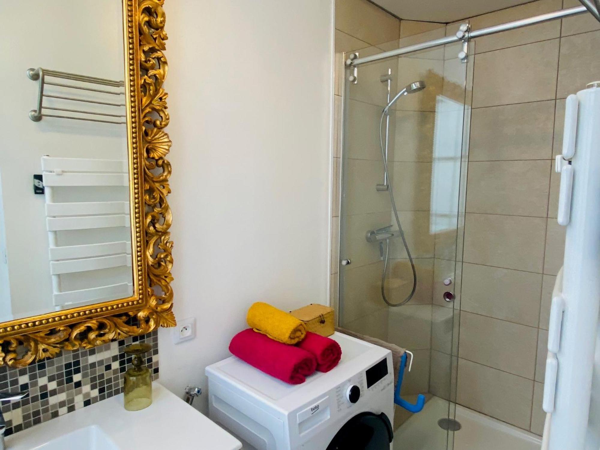 פריז Romantic Apartment Near Le Marais מראה חיצוני תמונה